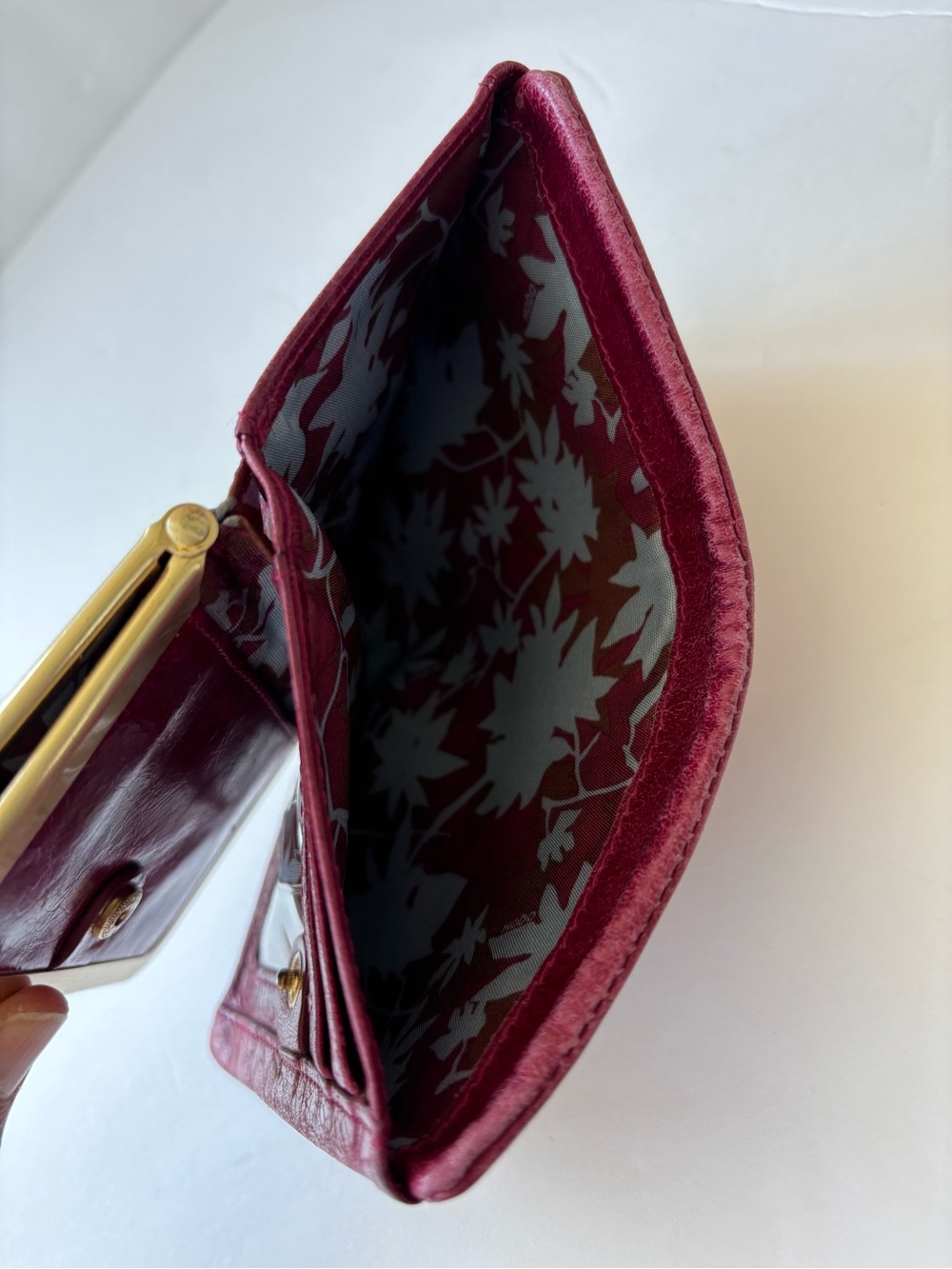 Hobo Vintage Burgundy Leather Kiss-Lock Wallet - Picture 9 of 9